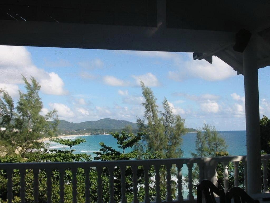 Отель Karon Cliff Contemporary Boutique Bungalows Экстерьер фото